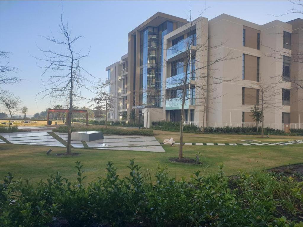 Menlyn Maine Apartments Претория Экстерьер фото