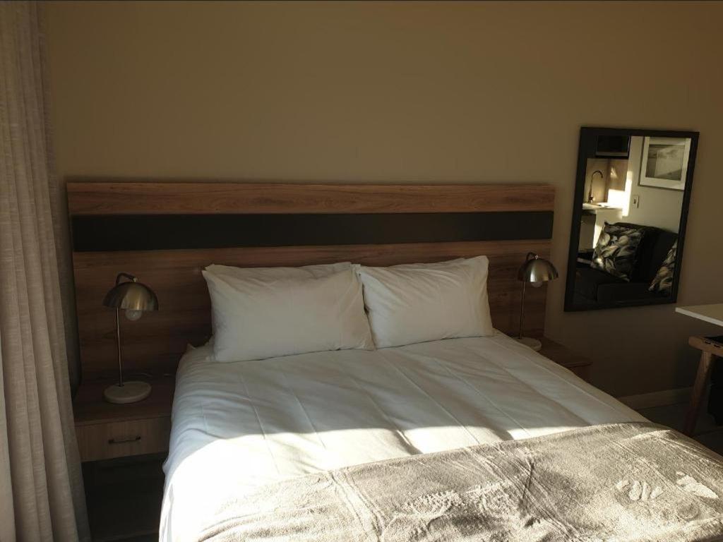 Menlyn Maine Apartments Претория Экстерьер фото