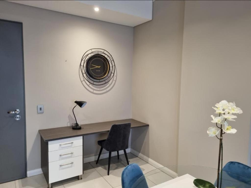 Menlyn Maine Apartments Претория Экстерьер фото