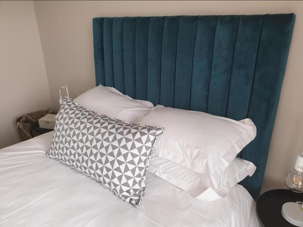 Menlyn Maine Apartments Претория Экстерьер фото