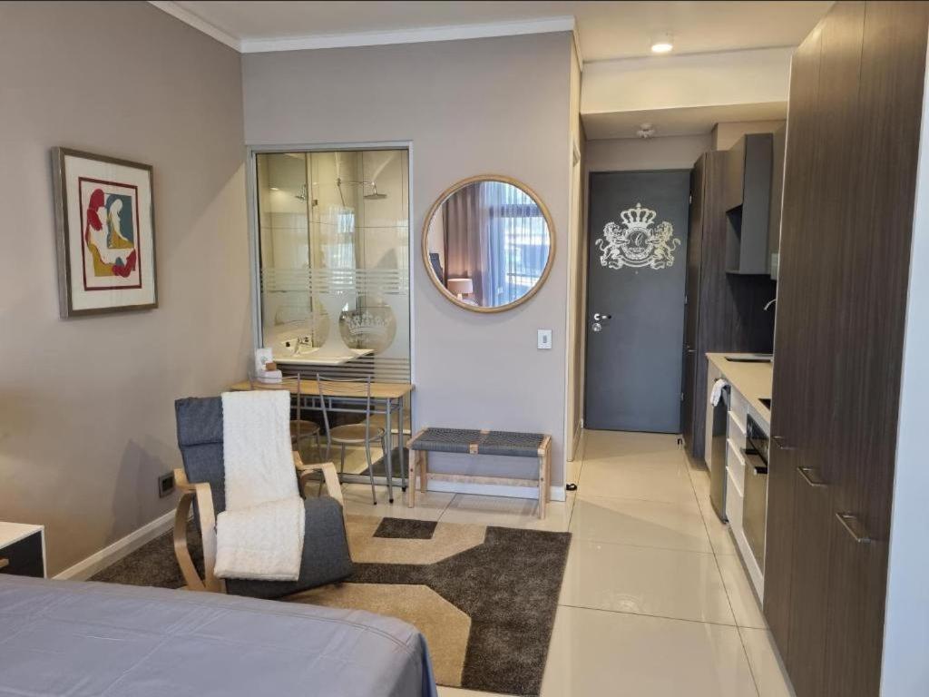 Menlyn Maine Apartments Претория Экстерьер фото