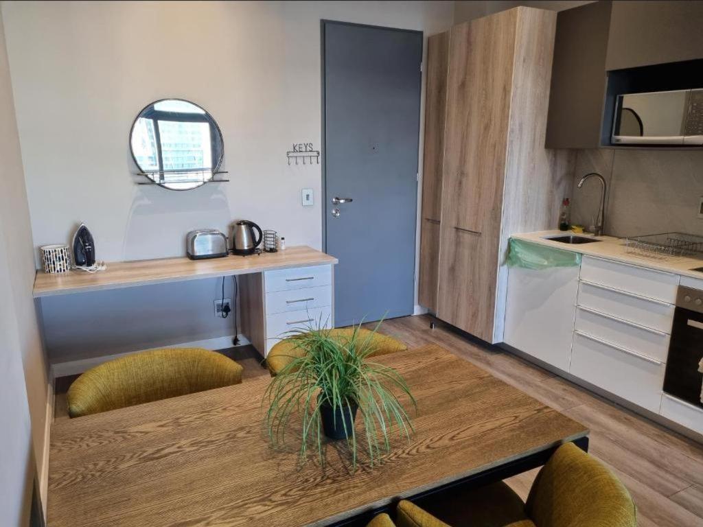 Menlyn Maine Apartments Претория Экстерьер фото